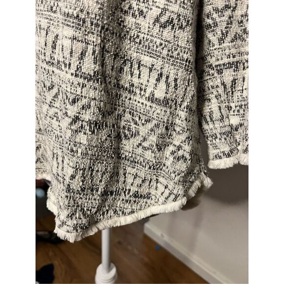 Anthropologie W5 3/4 sleeve fringe grey white top large - Picture 3 of 5